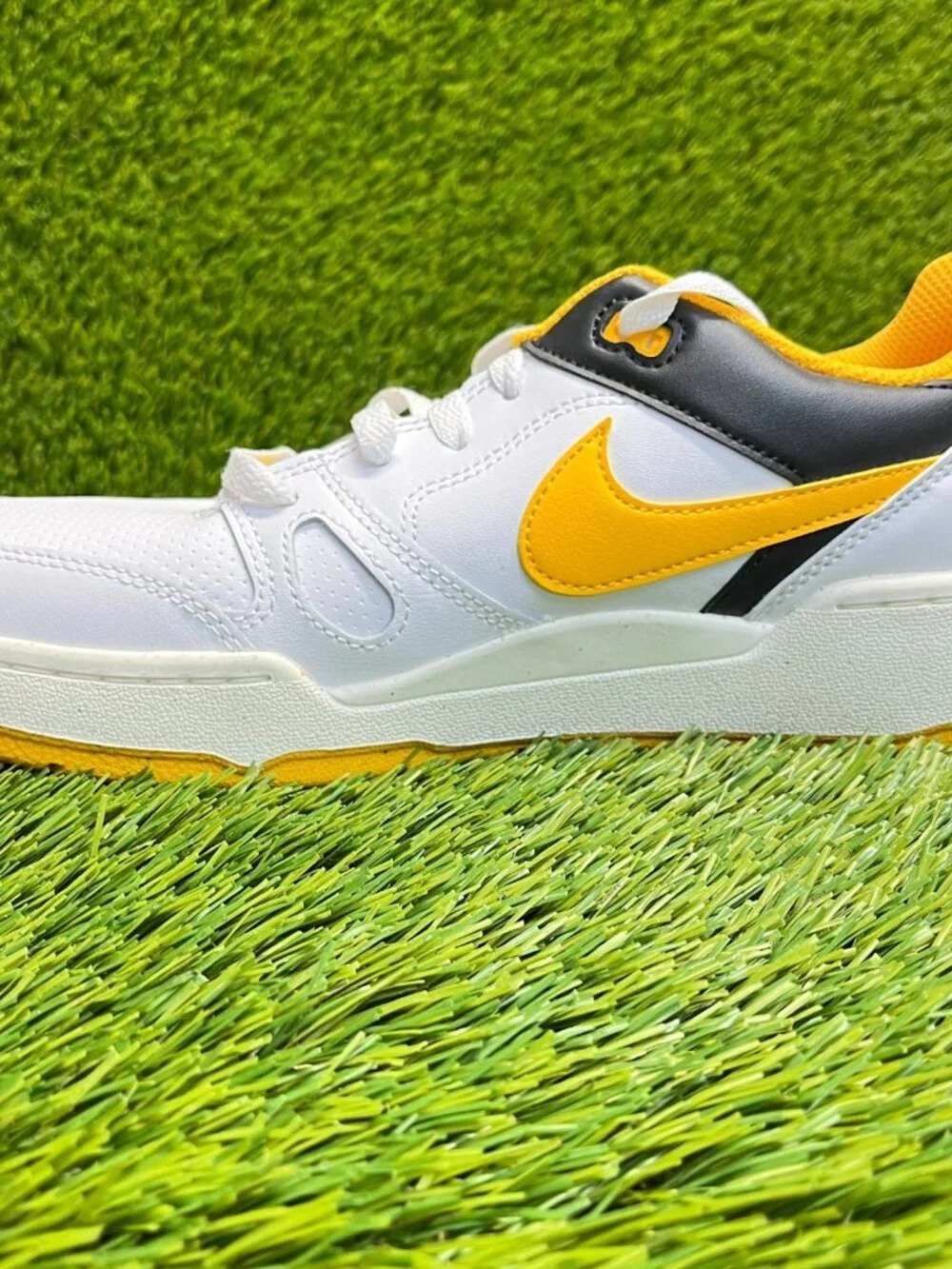 Nike Full Force Low Mens Size 8.5 White University Gold Athletic Shoes‎ Sneakers